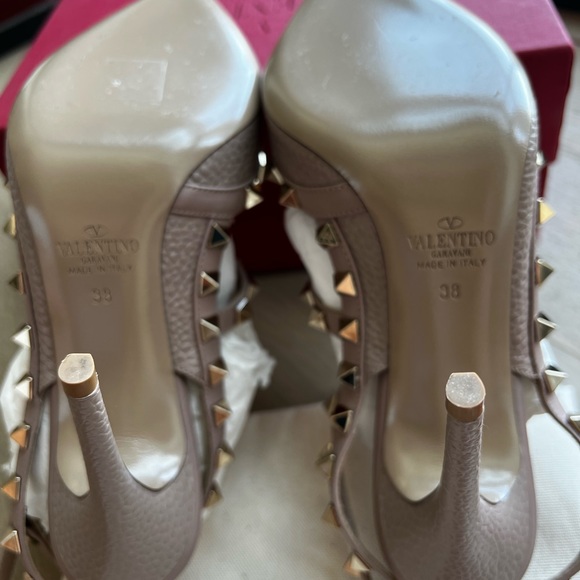 Authentic Valentino rockstud heels with original package included - Picture 4 of 12